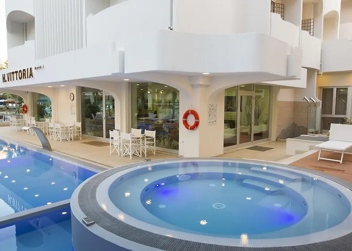 Отель Vittoria Риччоне